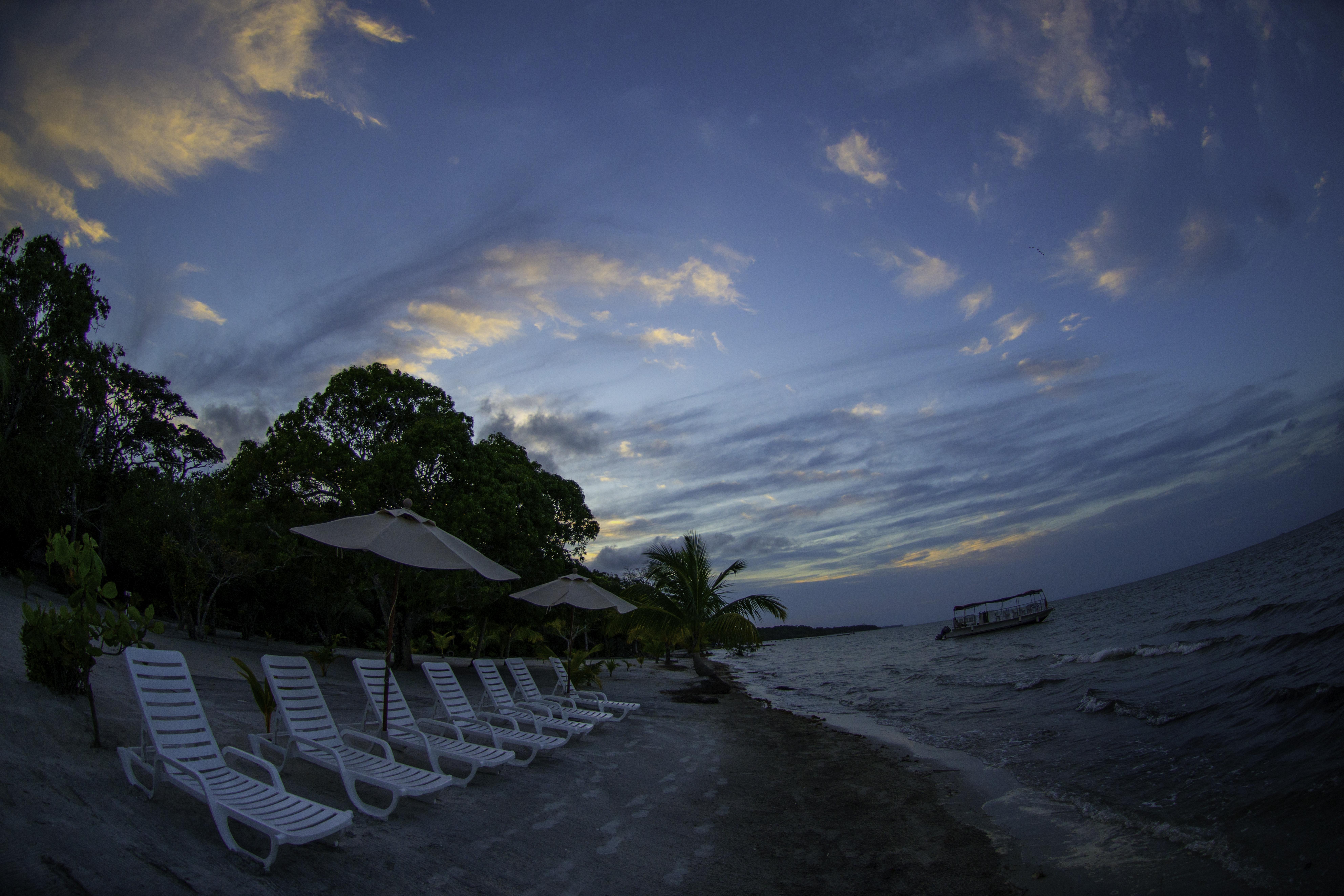 Amatique Bay Hotel Puerto Barrios Extérieur photo