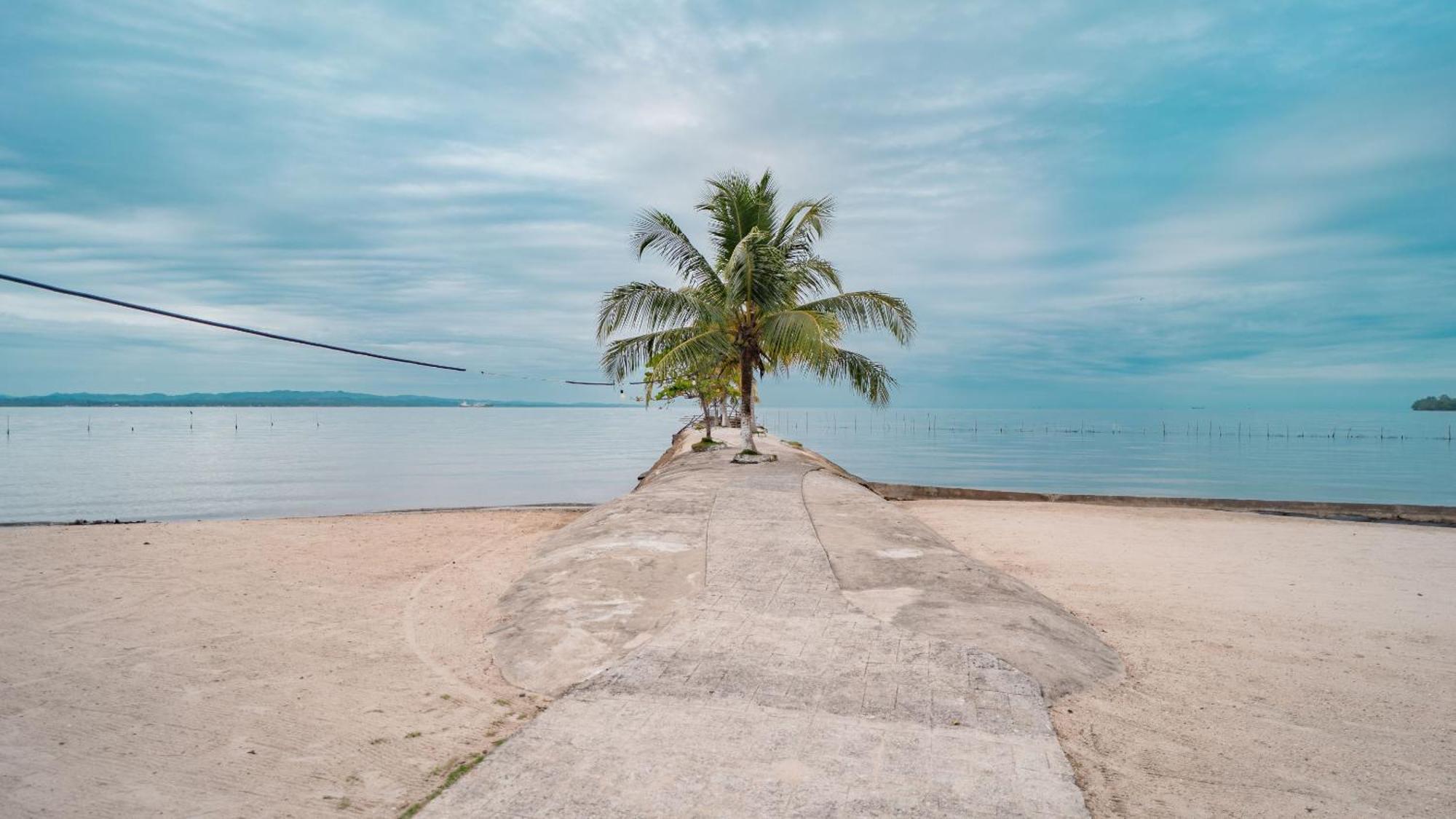 Amatique Bay Hotel Puerto Barrios Extérieur photo