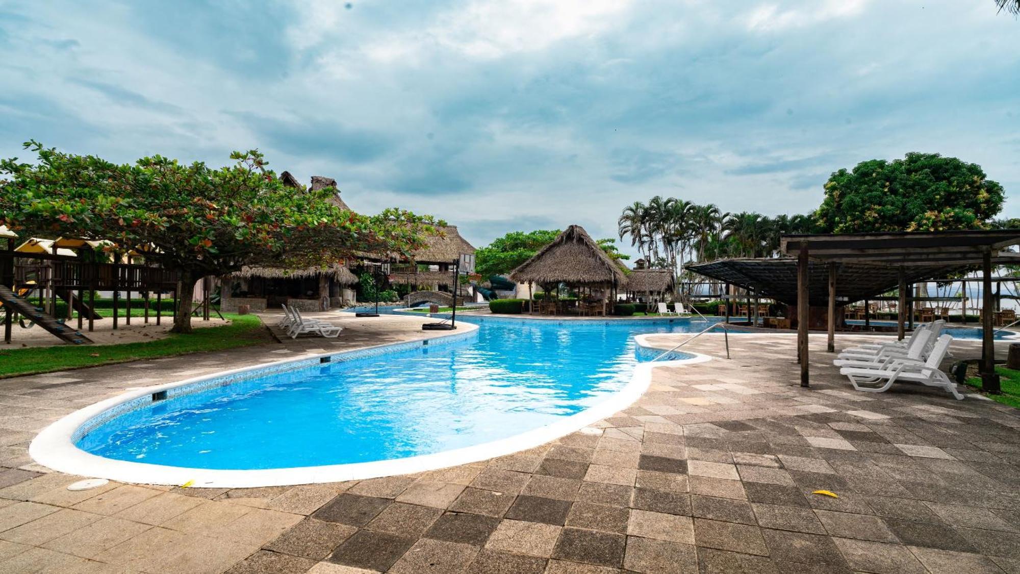 Amatique Bay Hotel Puerto Barrios Extérieur photo