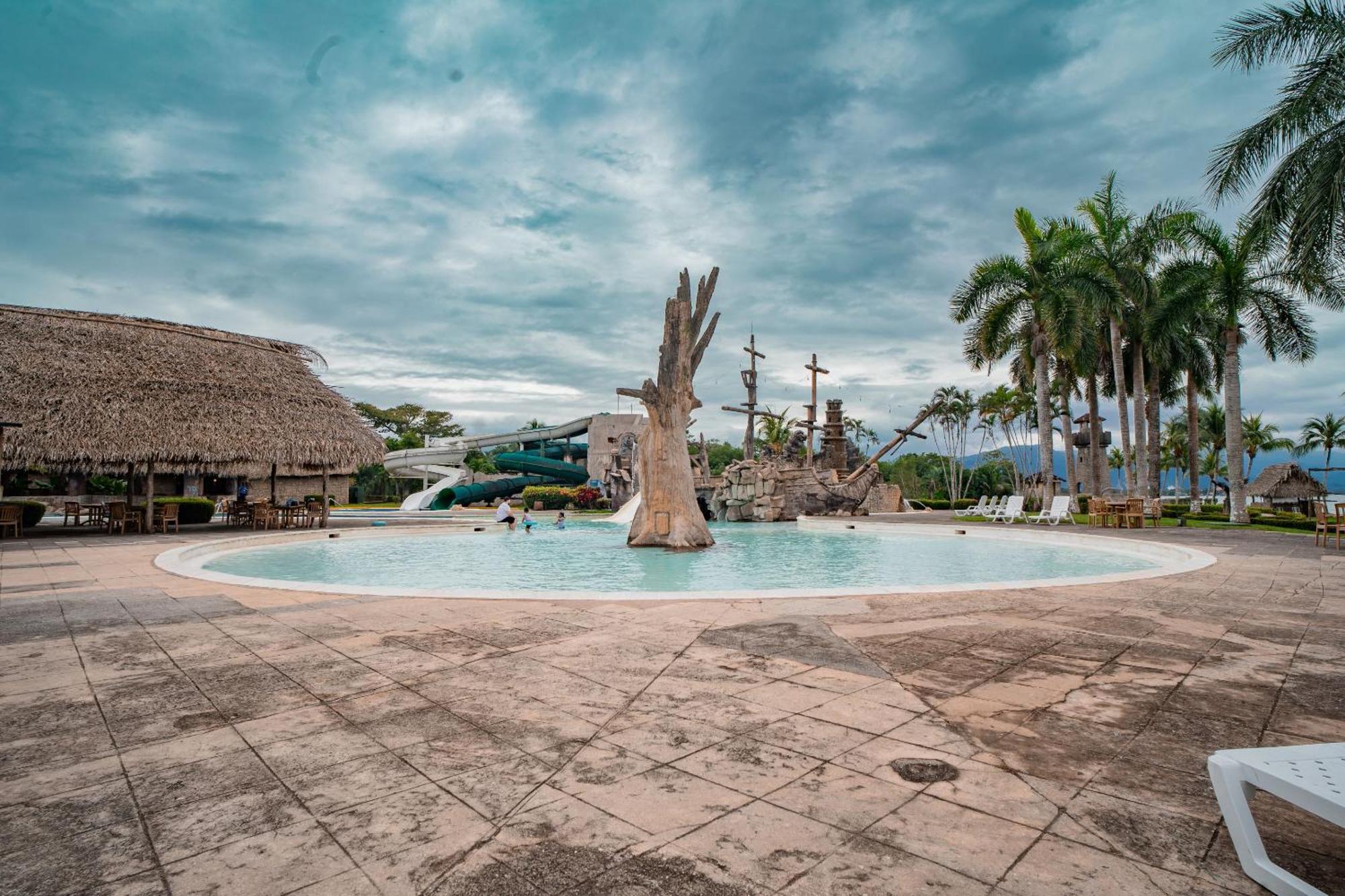 Amatique Bay Hotel Puerto Barrios Extérieur photo