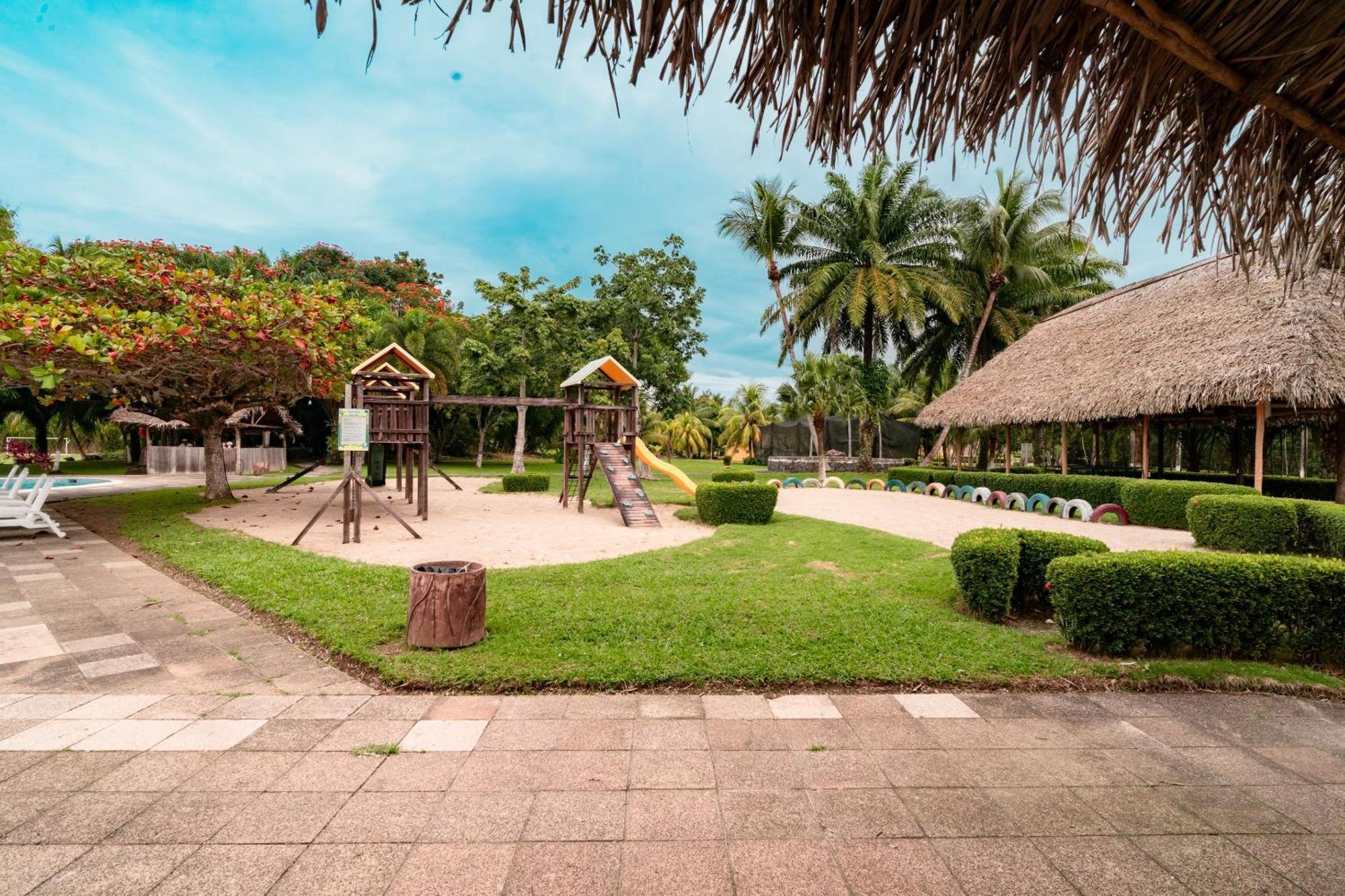 Amatique Bay Hotel Puerto Barrios Extérieur photo