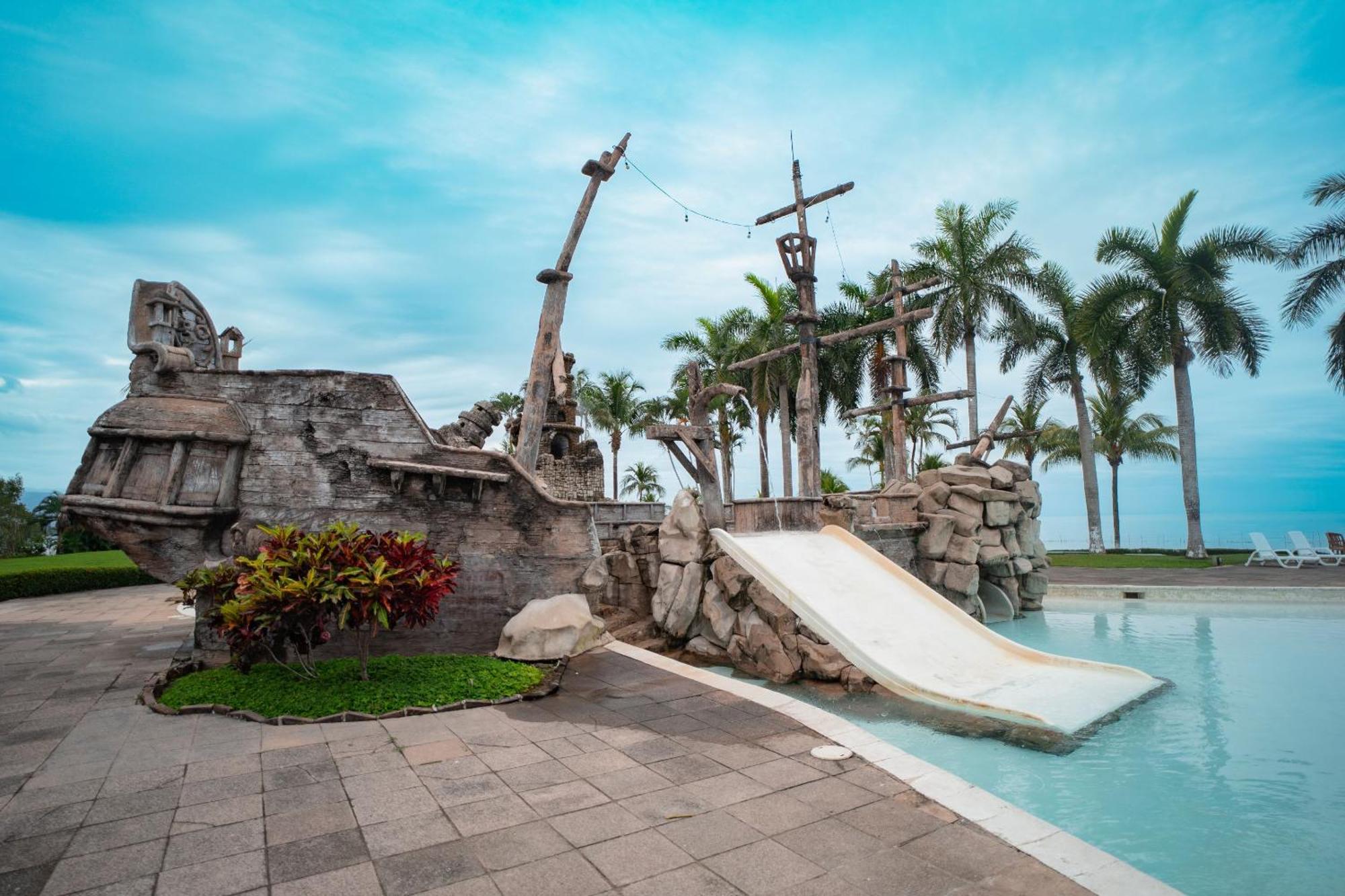 Amatique Bay Hotel Puerto Barrios Extérieur photo