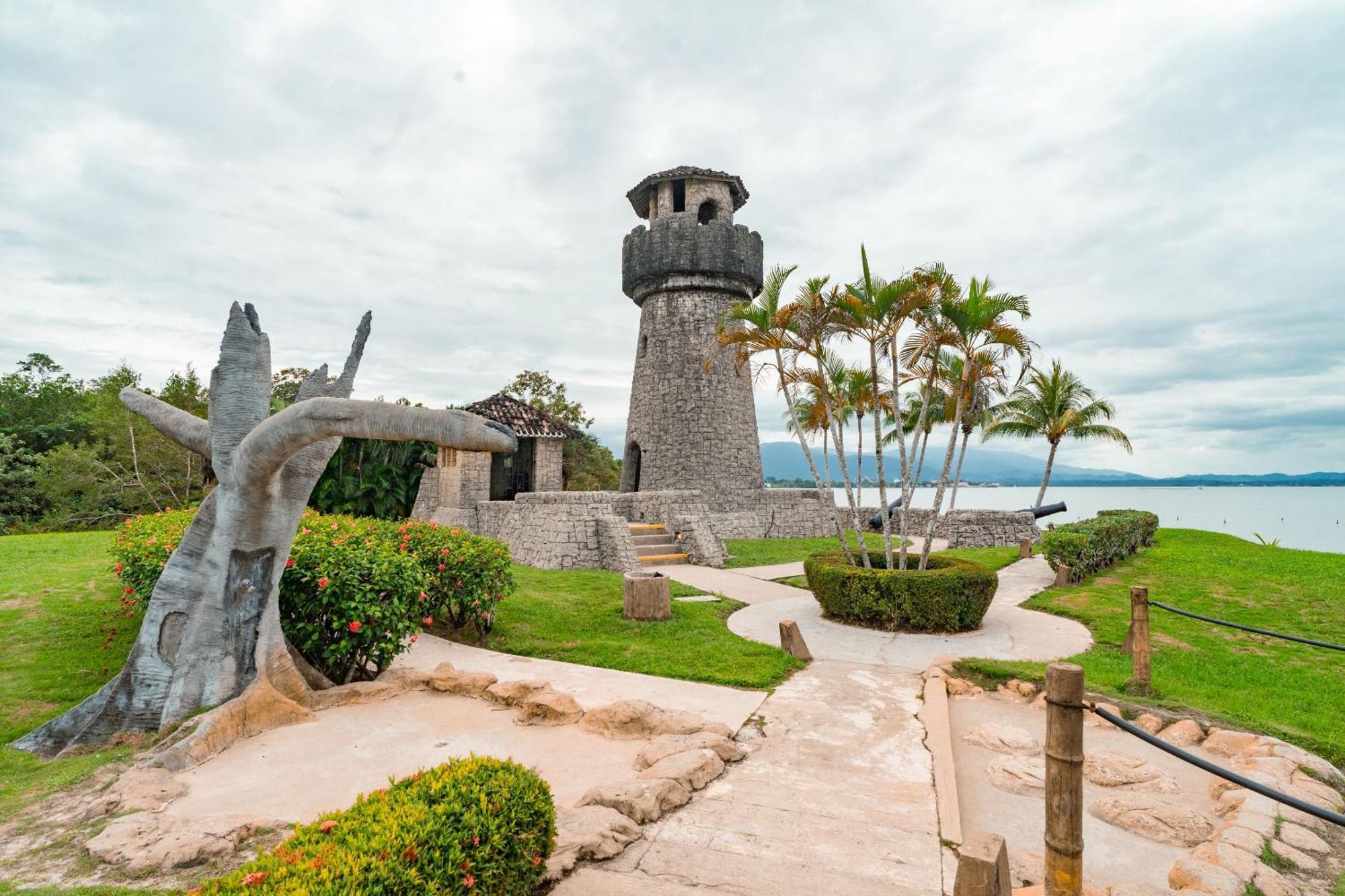 Amatique Bay Hotel Puerto Barrios Extérieur photo