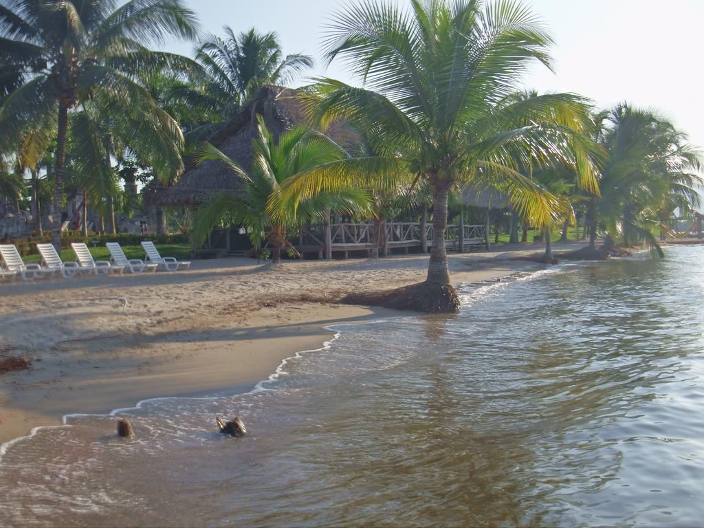 Amatique Bay Hotel Puerto Barrios Extérieur photo